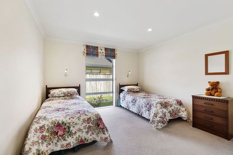 Photo of property in 171 Woodman Drive, Tawa, Wellington, 5028