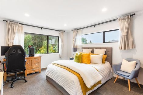 Photo of property in 33d Wairau Road, Forrest Hill, Auckland, 0627