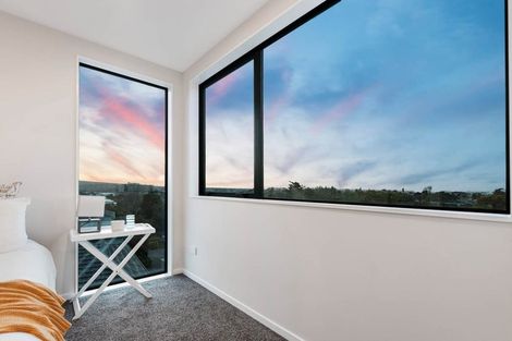 Photo of property in 4202d Great North Road, Glendene, Auckland, 0602