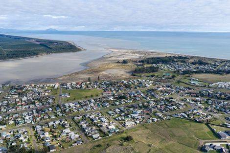 Photo of property in 6 Warren Street, Foxton Beach, Foxton, 4815