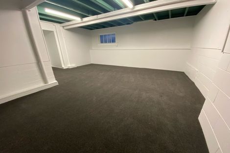 Photo of property in 43 Onewa Road, Northcote, Auckland, 0627