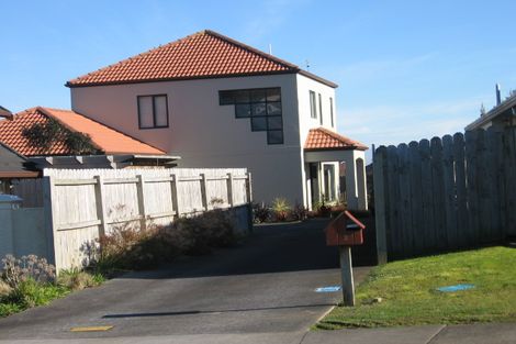 Photo of property in 2a Nephin Place, East Tamaki Heights, Auckland, 2016