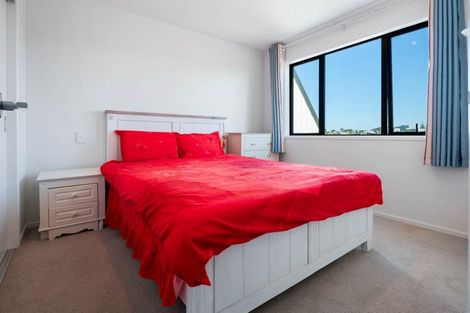 Photo of property in 4/128 Onewa Road, Northcote, Auckland, 0627