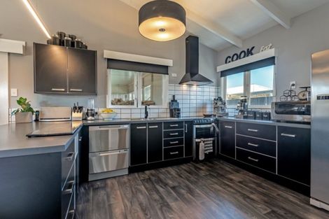 Photo of property in 38 Kelvin Grove Road, Kelvin Grove, Palmerston North, 4414