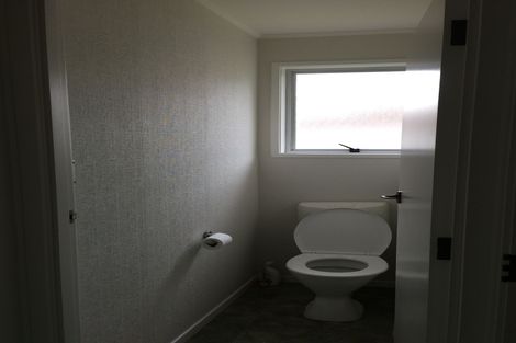 Photo of property in 4 Stallard Place, Glen Eden, Auckland, 0602