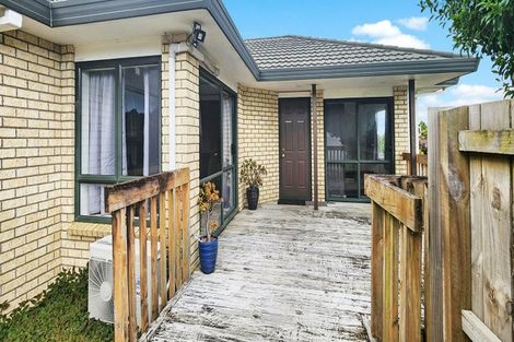 Photo of property in 50 De Havilland Drive, Goodwood Heights, Auckland, 2105