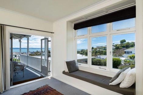 Photo of property in 8 Goldsmith Terrace, Hospital Hill, Napier, 4110