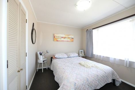 Photo of property in 73 Middle Road, Havelock North, 4130