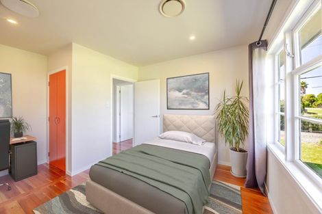 Photo of property in 21 Pitt Street, Clive, 4102