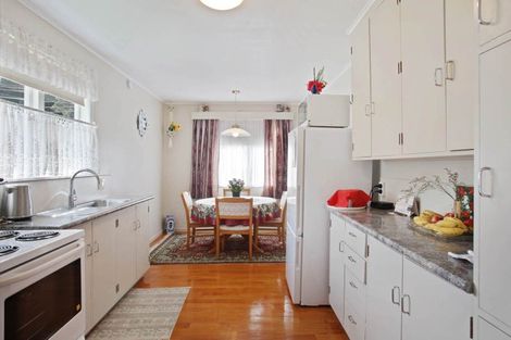 Photo of property in 70 Lake Road, Northcote, Auckland, 0627