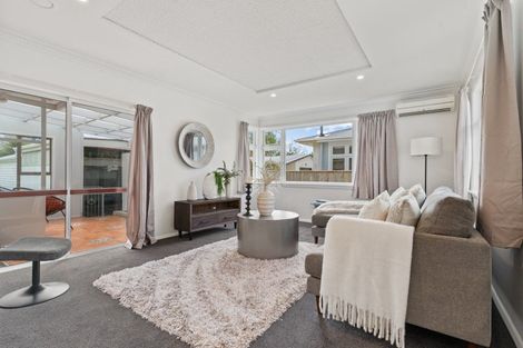 Photo of property in 9 Armstrong Avenue, Carterton, 5713