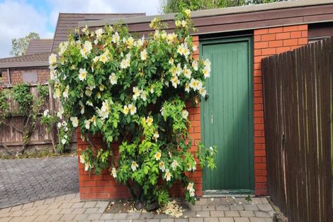 Photo of property in 2/29 Solway Avenue, Ilam, Christchurch, 8041