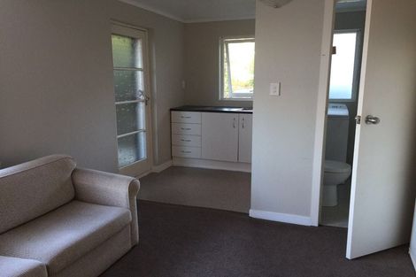 Photo of property in 17 Chelsea View Drive, Chatswood, Auckland, 0626