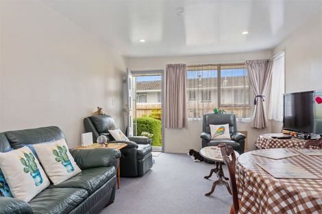 Photo of property in 2/537 Hereford Street, Linwood, Christchurch, 8011