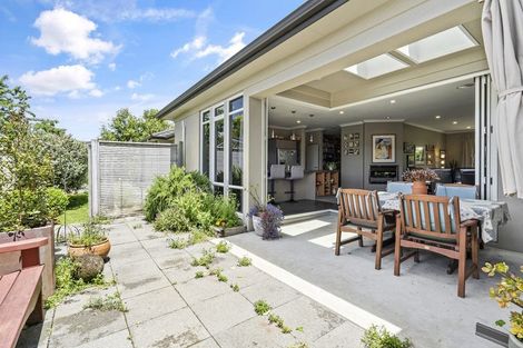 Photo of property in 61 Bowen Street, Cambridge, 3434