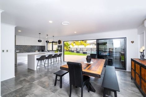 Photo of property in 20 Russell Robertson Drive, Havelock North, 4130
