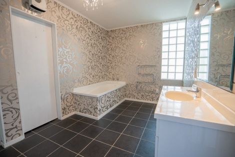 Photo of property in 168 Mackenzie Street, Winton, 9720