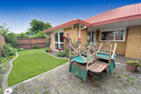 Photo of property in 2/58b Daniels Road, Redwood, Christchurch, 8051