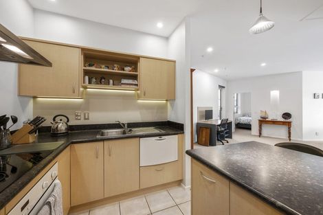 Photo of property in Stadium Garden Flats, 401/107 Thorndon Quay, Pipitea, Wellington, 6011