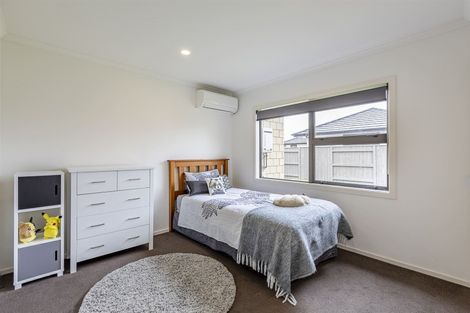 Photo of property in 23 Chestnut Close, Kelvin Grove, Palmerston North, 4414