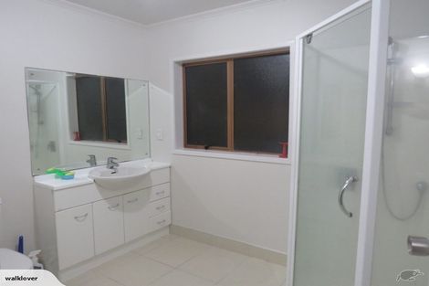 Photo of property in 93 Chelsea View Drive, Chatswood, Auckland, 0626