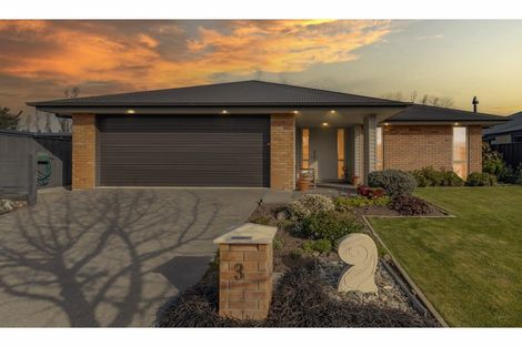 Photo of property in 3 Puaka Street, Pegasus, 7612