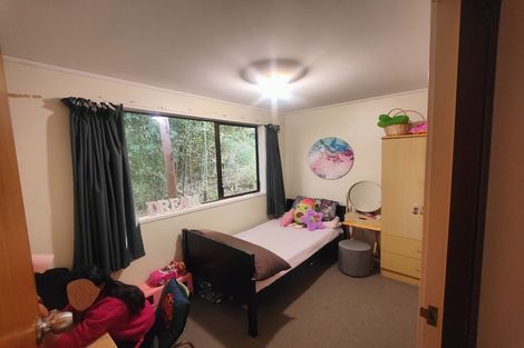 Photo of property in 6 Garner Place, Glenfield, Auckland, 0629