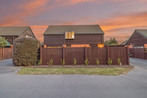 Photo of property in 12/415 Mairehau Road, Parklands, Christchurch, 8083