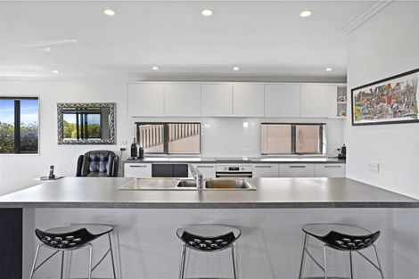 Photo of property in 11 Hilltop Lane, Mount Pleasant, Christchurch, 8081