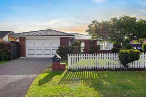 Photo of property in 5 Essington Place, Half Moon Bay, Auckland, 2012