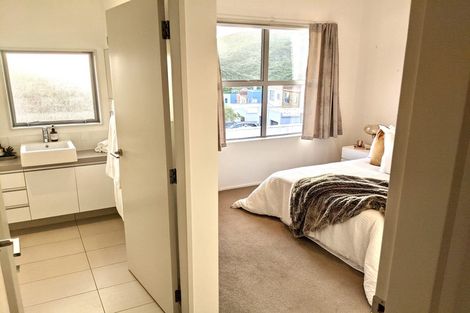 Photo of property in 54 Saddleback Grove, Karori, Wellington, 6012