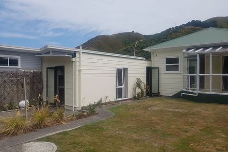 Photo of property in 34 Happy Valley Road, Owhiro Bay, Wellington, 6023