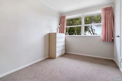 Photo of property in 1/15 Sunhaven Avenue, Glenfield, Auckland, 0629