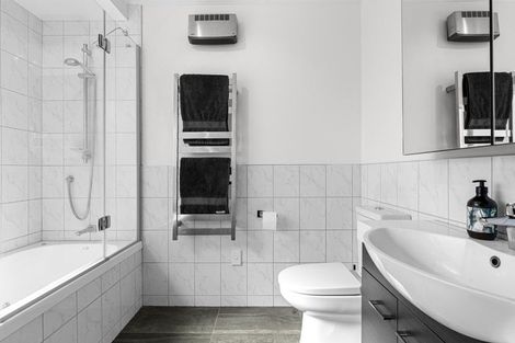 Photo of property in 2a Garthwood Road, Hillcrest, Hamilton, 3216