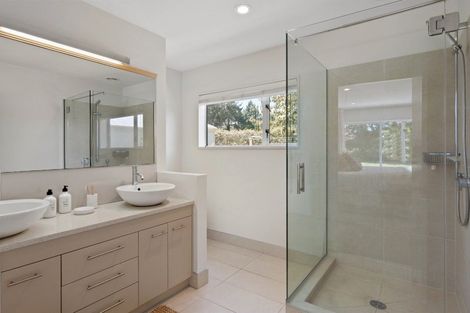 Photo of property in 533 Johns Road, Harewood, Christchurch, 8051