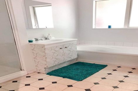 Photo of property in 2/8 Tulsa Grove, Totara Park, Upper Hutt, 5018