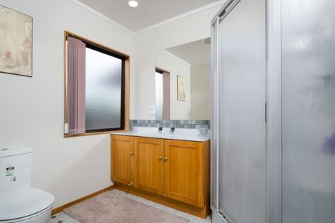 Photo of property in 109 Wiseley Road, West Harbour, Auckland, 0618