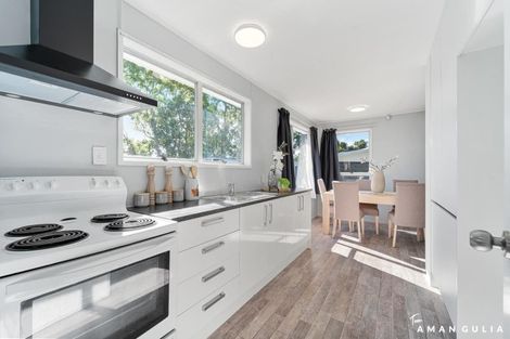 Photo of property in 30 Hyperion Drive, Randwick Park, Auckland, 2105