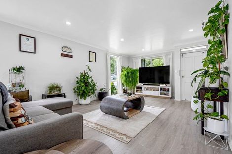 Photo of property in 52 Bruce Pulman Drive, Takanini, 2112