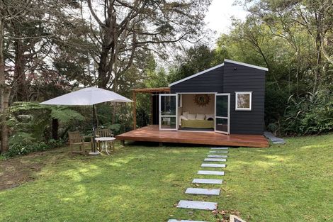 Photo of property in 105 Takahe Road, Titirangi, Auckland, 0604