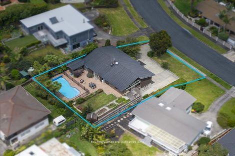 Photo of property in 11 Cheriton Road, Mellons Bay, Auckland, 2014