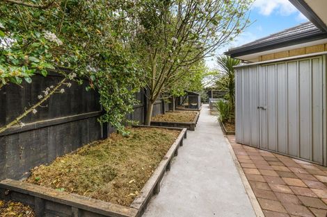 Photo of property in 100 Mcmahon Drive, Aidanfield, Christchurch, 8025