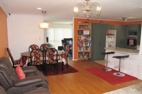 Photo of property in 25 Foxlaw Street, Randwick Park, Auckland, 2105