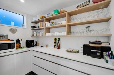 Photo of property in 321b Mangorei Road, Merrilands, New Plymouth, 4312