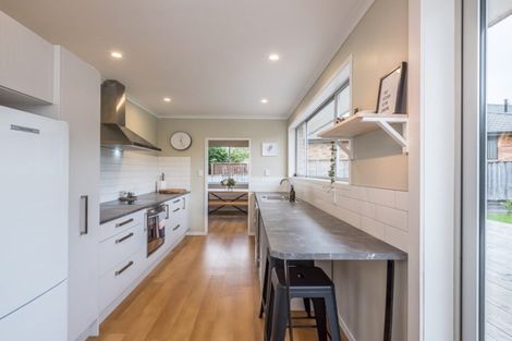 Photo of property in 26a Seddon Street, Waikanae, 5036