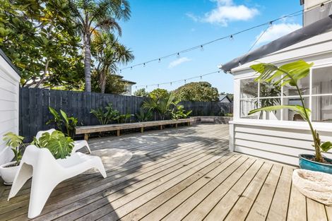 Photo of property in 8 Cadman Avenue, Waterview, Auckland, 1026