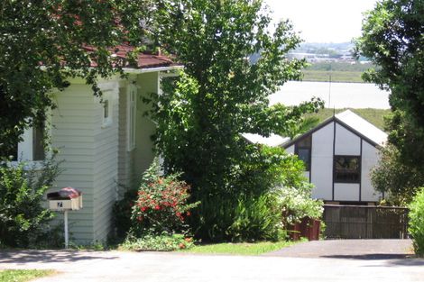 Photo of property in 1/7a Seaside Avenue, Waterview, Auckland, 1026