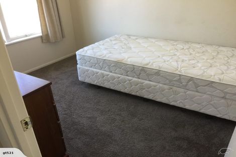 Photo of property in 23 Downing Street, Glenfield, Auckland, 0629