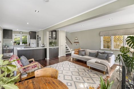 Photo of property in 28 Hona Street, Waikanae Beach, Waikanae, 5036