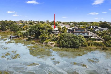Photo of property in 112 Tiroroa Avenue, Te Atatu South, Auckland, 0610